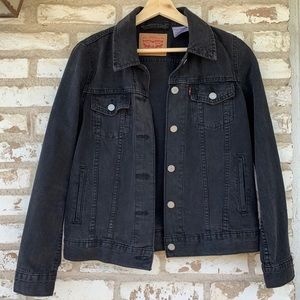 Levi’s black denim trucker jacket